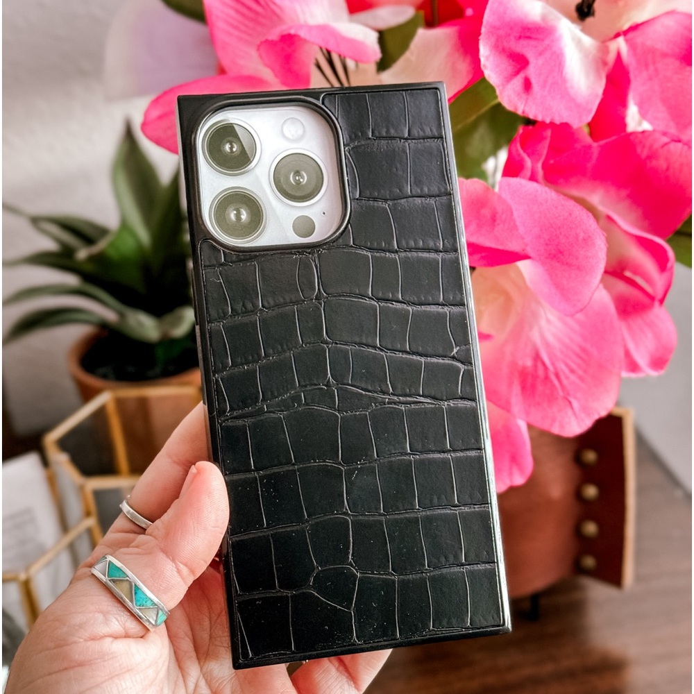 NWT Never Used Flaunt Square iPhone 15 Pro Max Case
